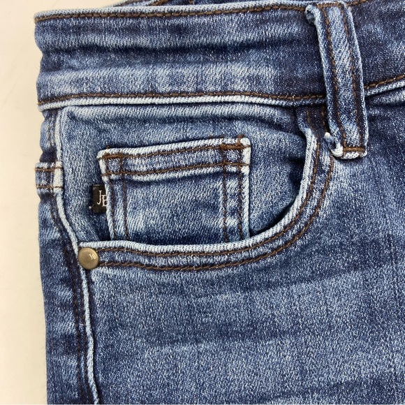 Judy Blue 5-Pocket Slim Fit Straight Leg Denim Jeans Size 3/26 - Picture 5 of 12